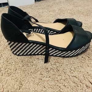White/Black Wedges
